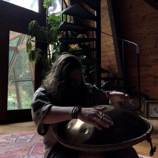 Customer photo review of AS TEMAN Handpan Pure Golden 9 Notes D Minor Scale Handpan drum with gift set