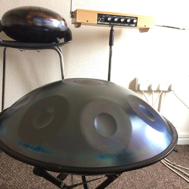 Customer photo review of AS TEMAN Handpan Ice Age 10 Notes D Minor Scale Blue handpan drum with gift set