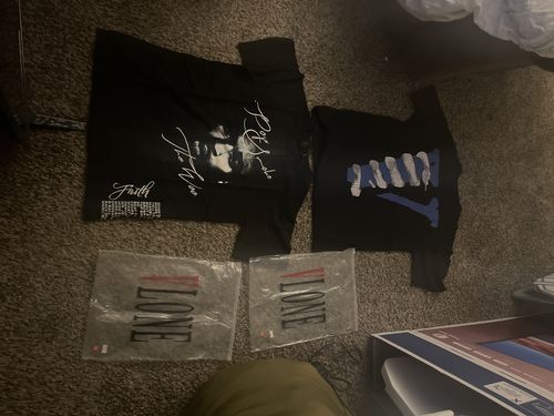 Customer photo review of VLONE Star avatar T-Shirt