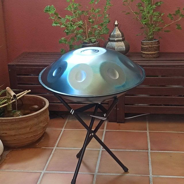 Customer photo review of AS TEMAN Handpan Ice Age 10 Notes D Minor Scale Blue handpan drum with gift set