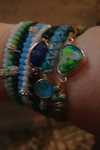 Customer photo review of BRACELET ÉNERGÉTIQUE EN LAPIS-LAZULI