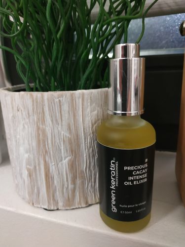 Customer photo review of Precious Cacay – Huile Intense pour le Visage, Elixir de Nuit, 50ml