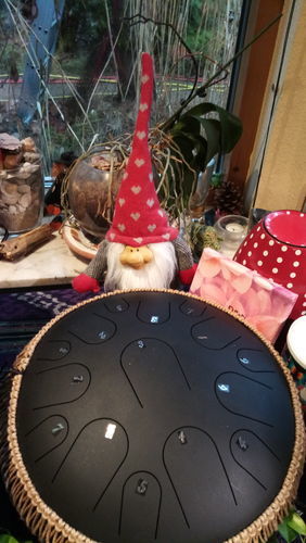 Customer photo review of Steel Tongue Drum "Premium" -  13″ - 15 Tongues - C Major