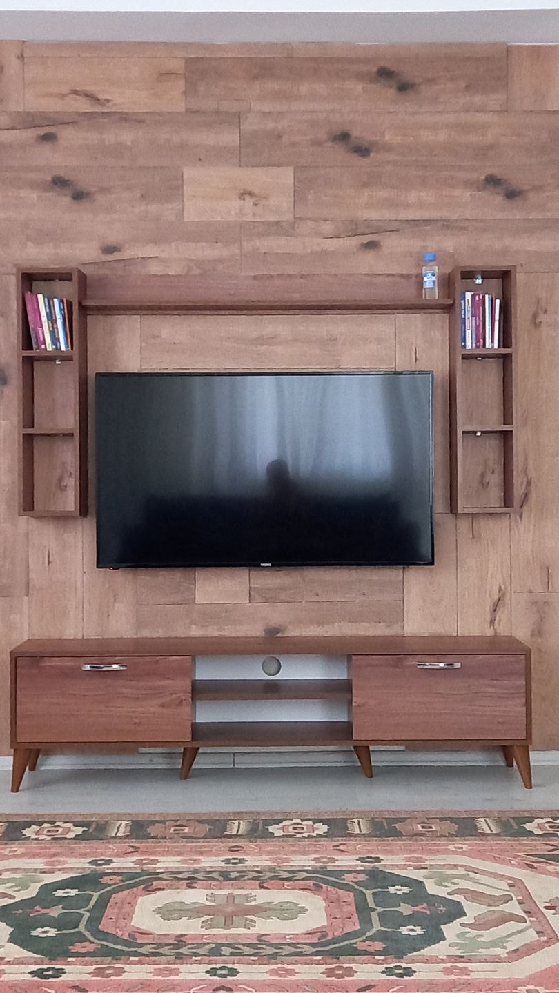 Customer photo review of Rani A9 Duvar Raflı Tv Ünitesi Kitaplıklı Tv Sehpası Duvara Monte Raflı Modern Ayaklı 180 cm Minyatür Ceviz M5