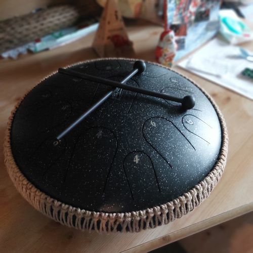 Customer photo review of Steel Tongue Drum "Premium" -  13″ - 15 Tongues - C Major