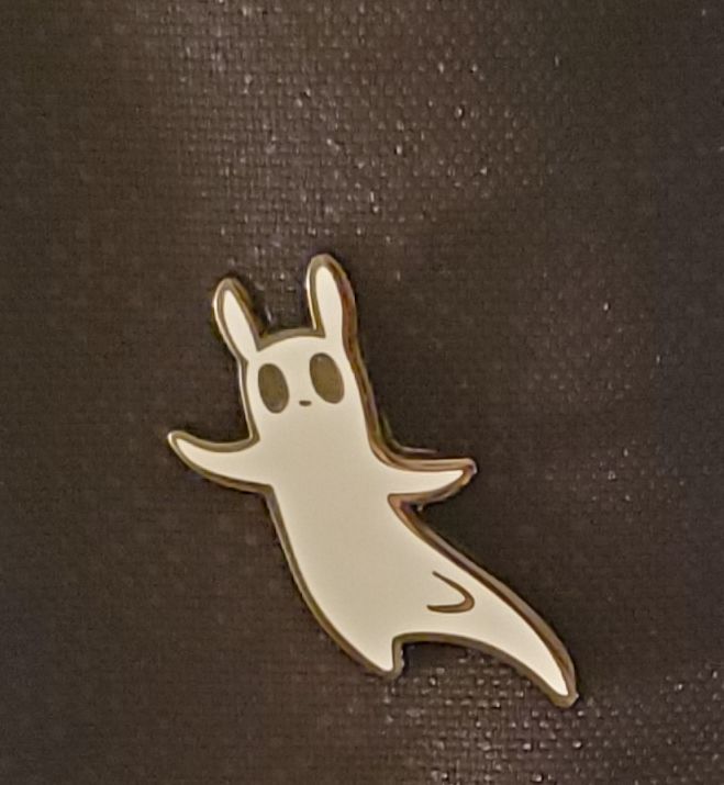 Customer photo review of Rain World - Slugcat Pin