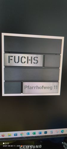 Customer photo review of AlbersDesign Briefkasten B4 anthrazit (RAL7016) personalisiert mit Edelstahl-Schildern