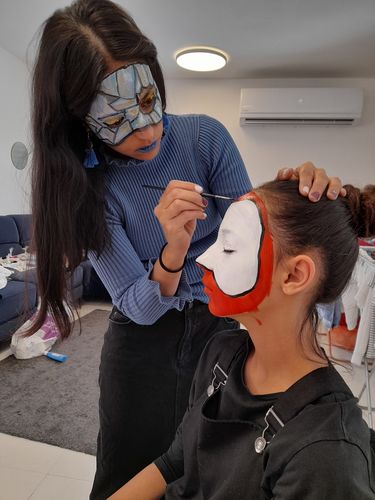 Customer photo review of צבע מים מקצועי לציורי פנים וגוף 45 ג