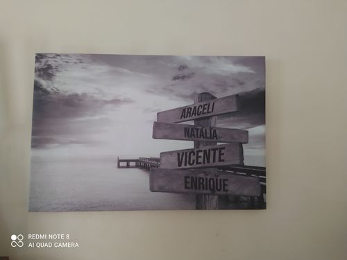 Customer photo review of Lienzo Muelle de Madera con Nombres Personalizados