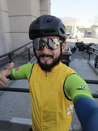 Reseña con foto de un cliente sobre Cortaviento Vest MY048 Yellow MCYCLE