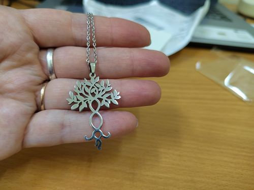 Customer photo review of Vintage Lebensbaum-Halskette