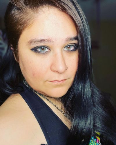 Customer photo review of Icoloured® Daisy Green Colored Contact Lenses