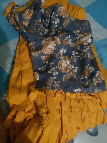 Customer photo review of Mustard Yellow Roses Maxi