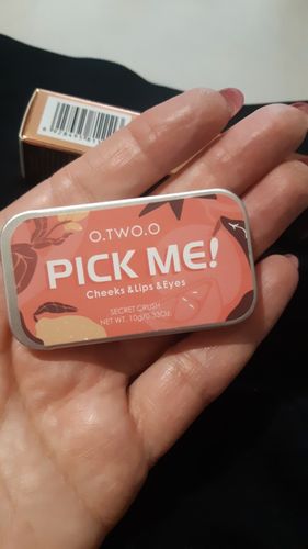 Customer photo review of O.TWO.O PICK ME CHEEKS LIPS & EYES TINT