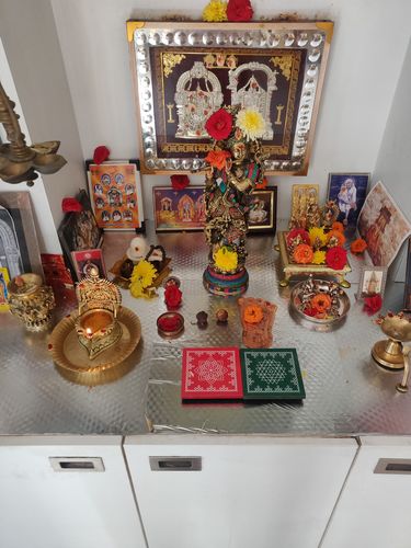 Customer photo review of Rangoli Wooden Stand / Chakram Design Kolam Manai / For Lamps / Deities/ Decoration