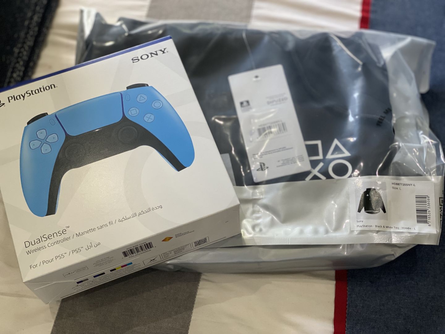 Customer photo review of Sony - PlayStation - Black & White Teq - Mens Hoodie
