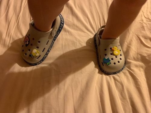 Customer photo review of New Children Kids Baby Boys Girls Mules Clogs Summer Croc Garden Beach Slippers Sandals Cave Hole Baby Shoes for Boys Girls