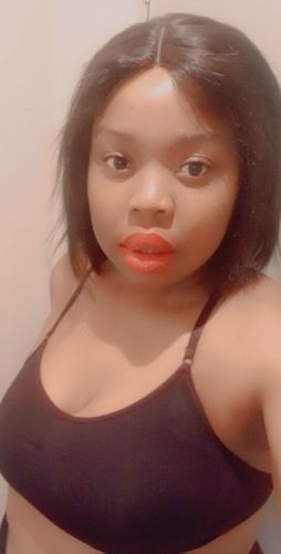 Customer photo review of Brazilian Beginner Lace Wig Middle Part Straight