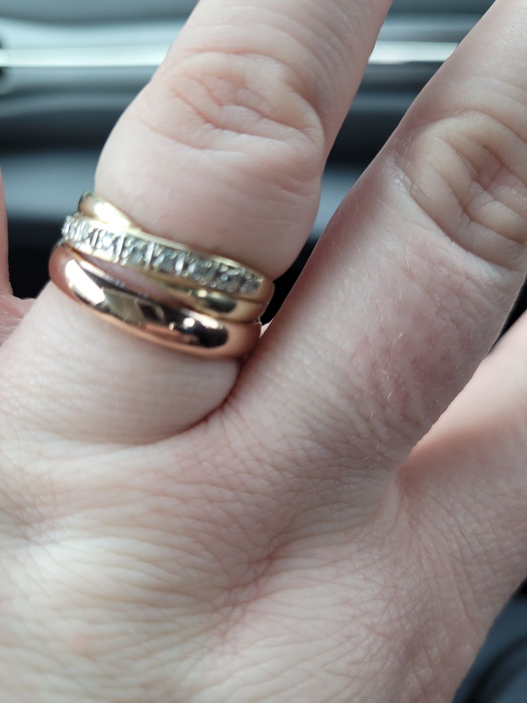Customer photo review of Rose Gold 4mm Wonder Ring