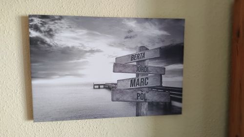 Customer photo review of Lienzo Muelle de Madera con Nombres Personalizados