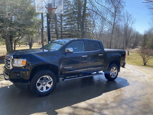 Customer photo review of Steel 3" Front 2" Rear Full Lift Kit For 2015-2022 Chevy Colorado GMC Canyon 2WD 4WD