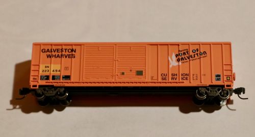 Customer photo review of Athearn N RTR 50' FMC Offset Double Door Box, BN (ex-GWF) #223494