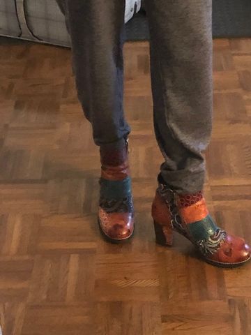 Customer photo review of Handmade Leather Stitching Jacquard Craft Boots