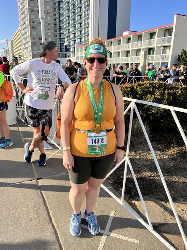 Customer photo review of Biker Shorts - 8'' - Olive Green | MT LUXE