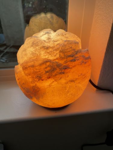Customer photo review of Scarlet Rose Himalayan Salt Lamp
