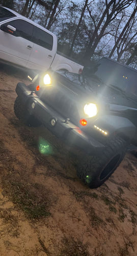 Customer photo review of Gladiator Grille w/ LED Off-Road Lights for 07-18 Jeep Wrangler JK