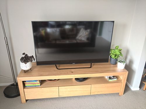 Customer photo review of Sella TV Unit