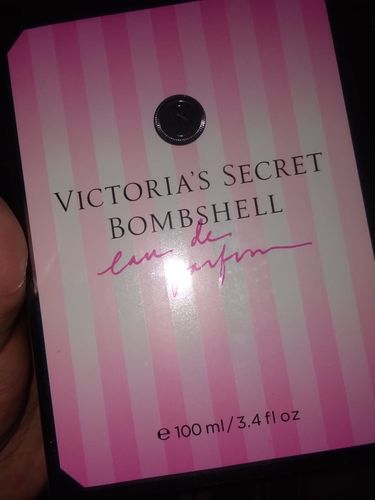 Customer photo review of Victoria's Secret Bombshell EDP For Women 100ml