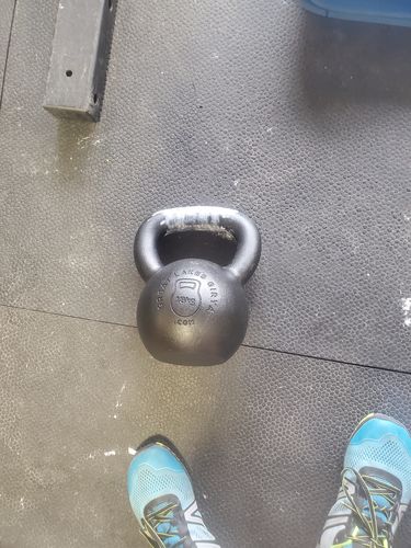 Customer photo review of 18kg / 40lbs E-coated Cast Iron Kettlebell