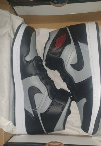 Customer photo review of Nike Air Jordan 1 Mid 'Shadow'