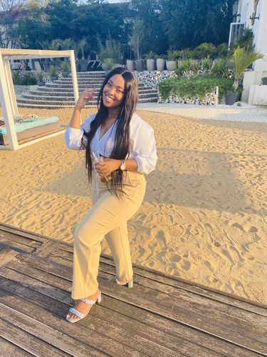 Customer photo review of NAOMI - Peruvian 4x4 Lace Wig