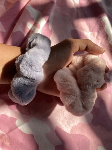 Customer photo review of Kynd Scrunchies 5 Color Pack