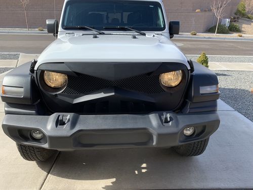 Customer photo review of Hawke Grille - Matte Black for 18-21 Jeep Wrangler JL & Gladiator JT