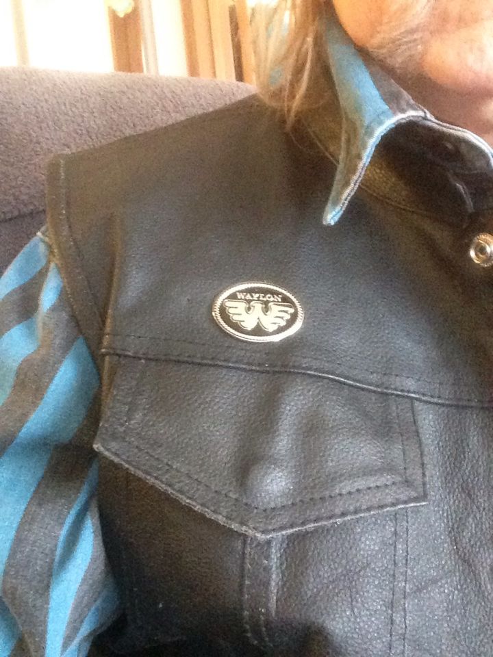 Customer photo review of Waylon Flying W Black & White Pin