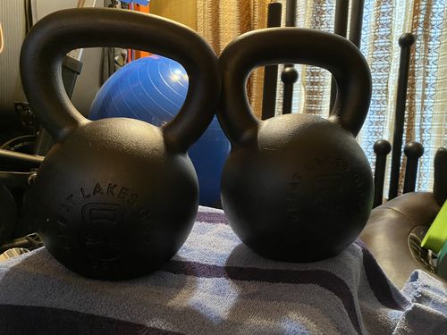 Customer photo review of 26kg / 57lbs E-coated Cast Iron Kettlebell