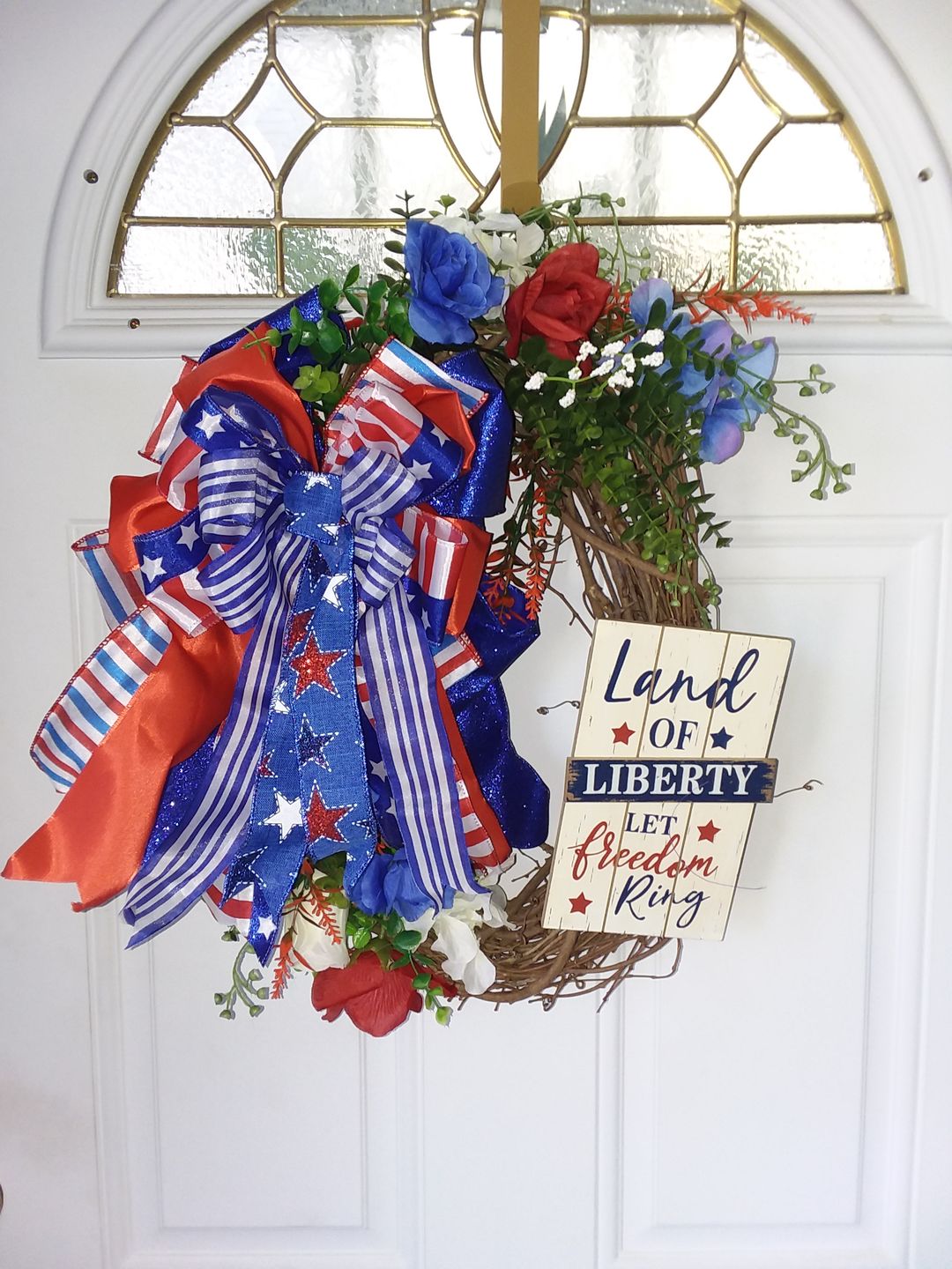 Customer photo review of 16" Oval Grapevine Wreath - DECOE-036