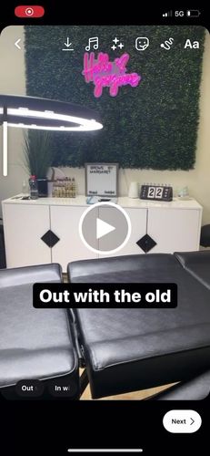 Customer video review of CosmoGlo Original Light Bundle + Phone Clip