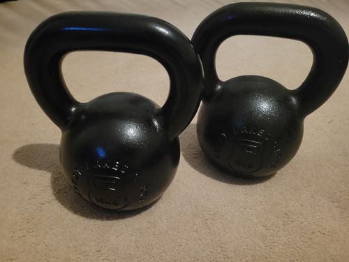 Customer photo review of 16kg / 35lbs E-coated Cast Iron Kettlebell