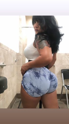 Customer photo review of Blue Marble Scrunch Butt Biker Shorts