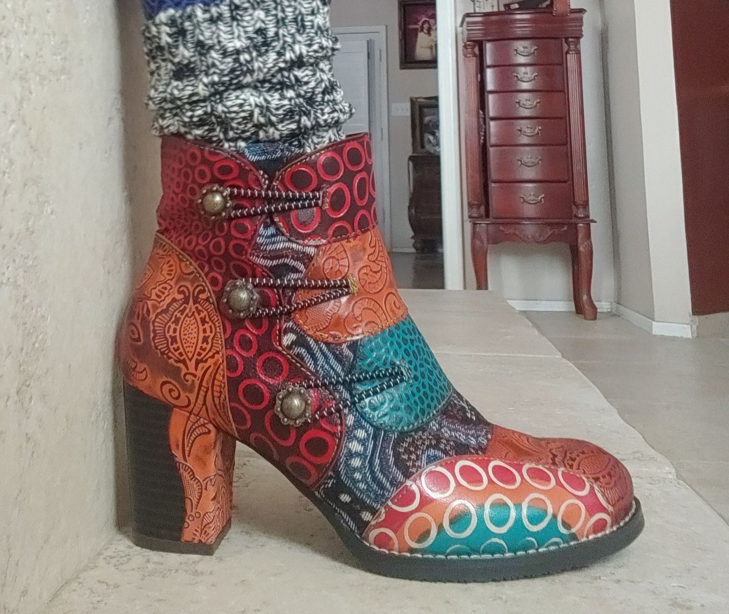Customer photo review of Handmade Leather Stitching Jacquard Craft Boots