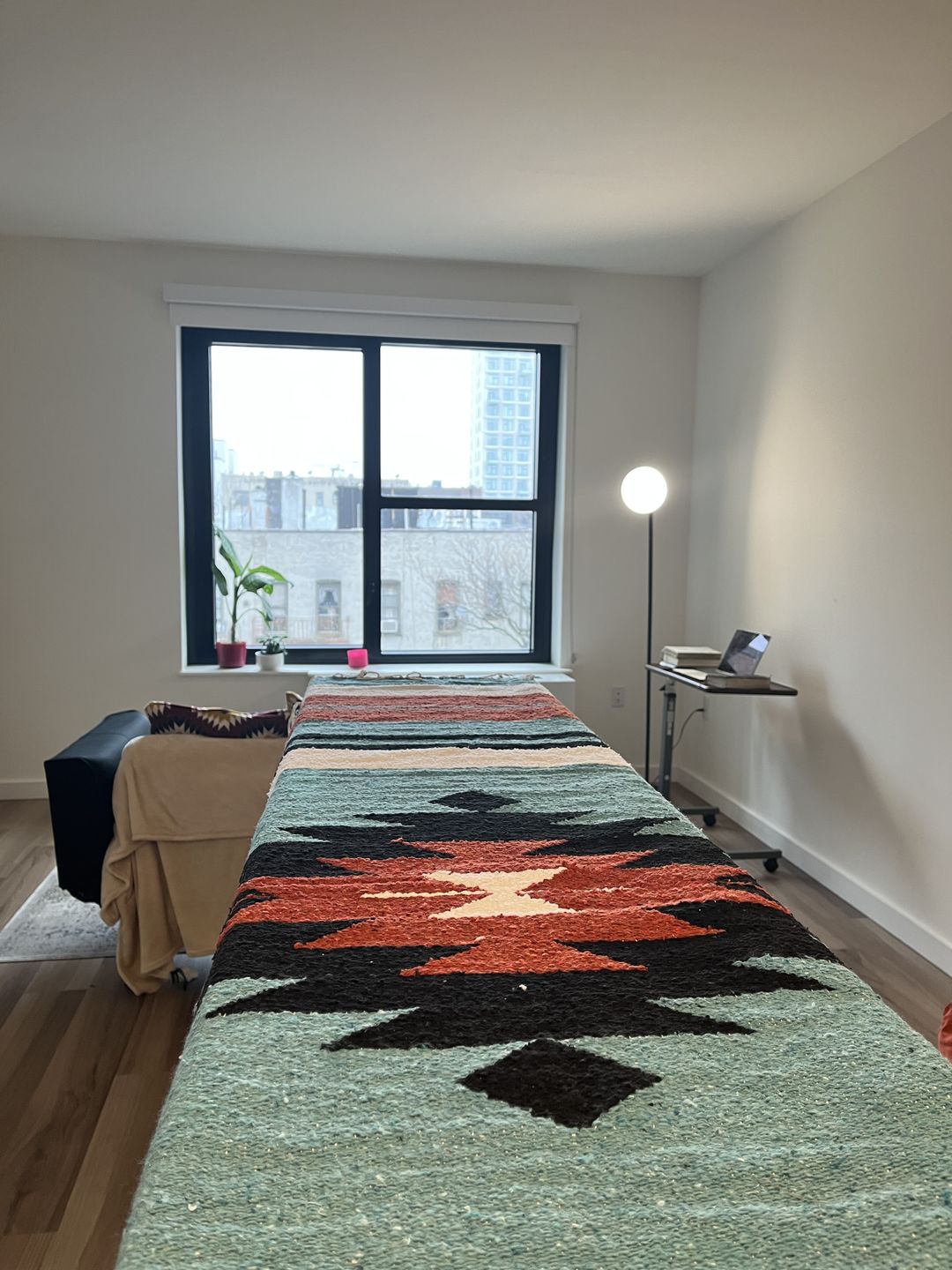 Customer photo review of Azteca Diamond Mexican Blanket | Mexican Handmade Blanket
