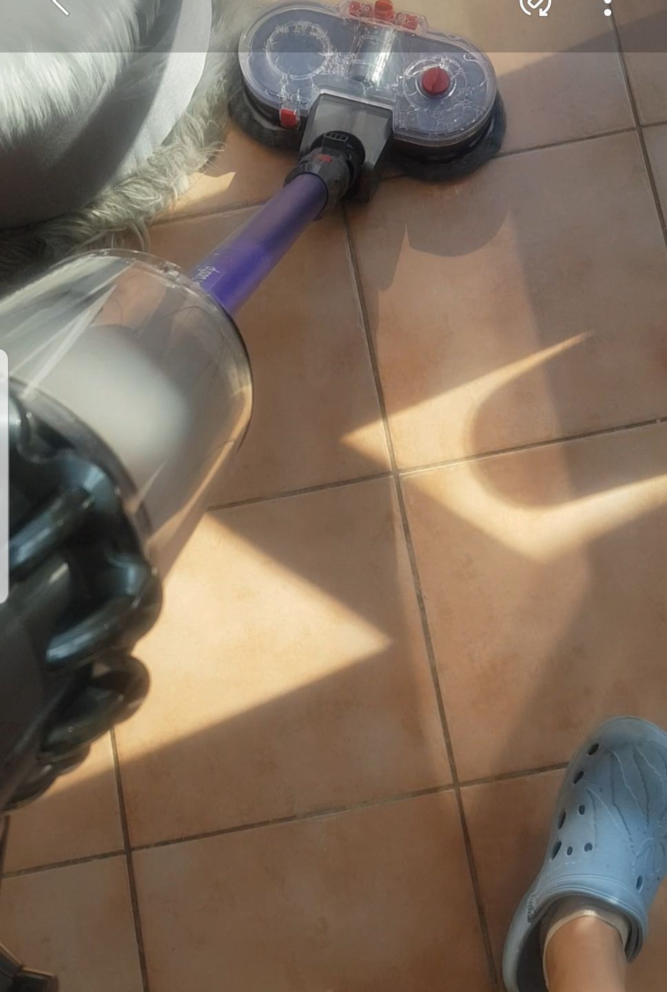 Customer photo review of Elektrischer Wischaufsatz passend für Dyson V7/ V8/ V10/ V11/ V15 (2 Wischpads inkl.)