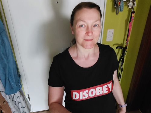 Customer photo review of DEZENTE REBELLEN ORGANIC SHIRT MÄDELS • DISOBEY