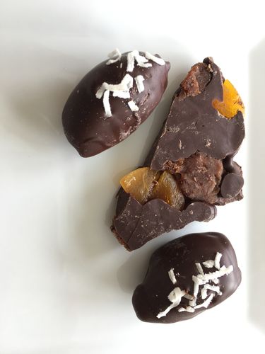 Customer photo review of Apricot Date Bark