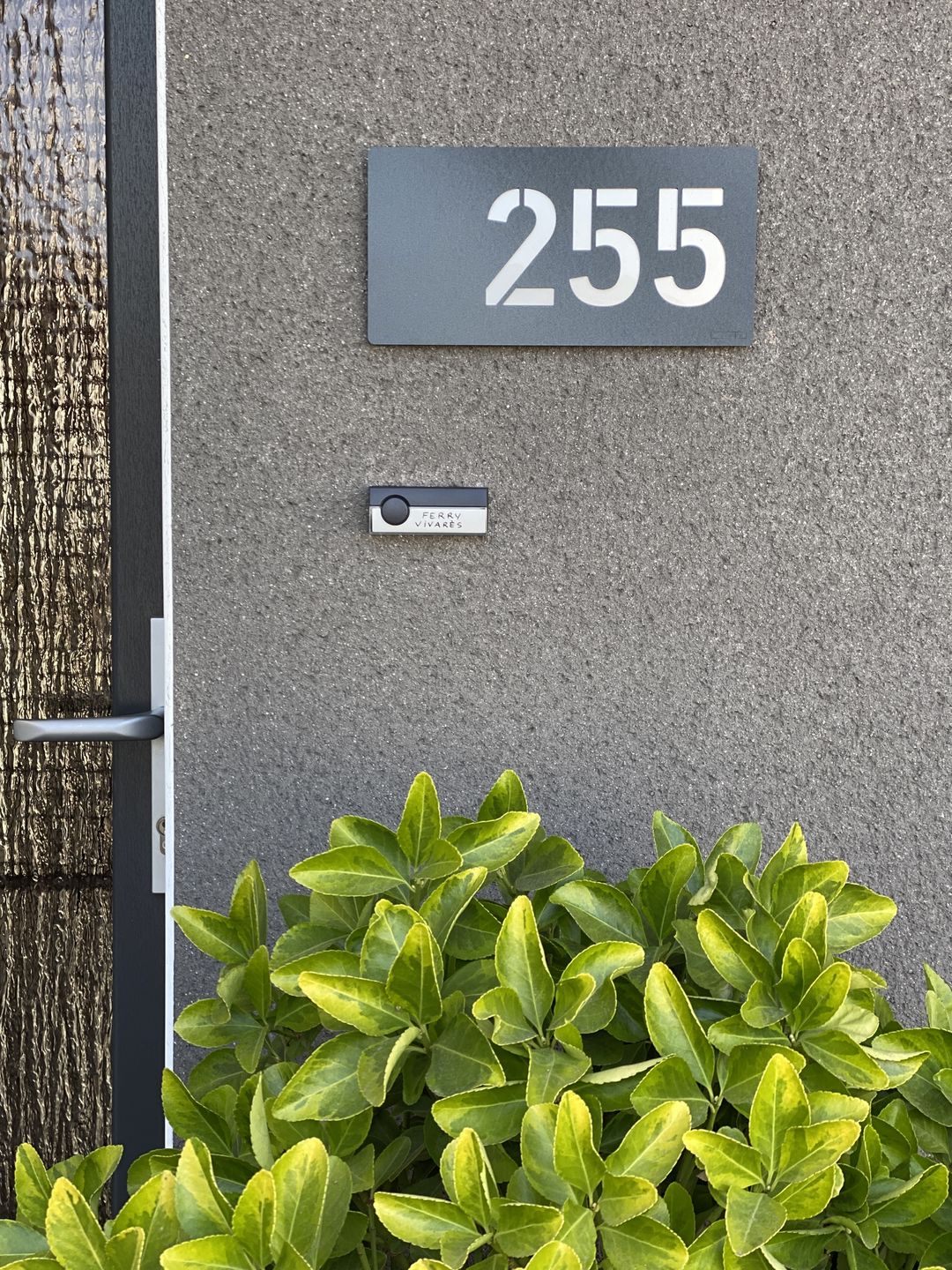 Customer photo review of Numero civico modello Stencil Horizontal