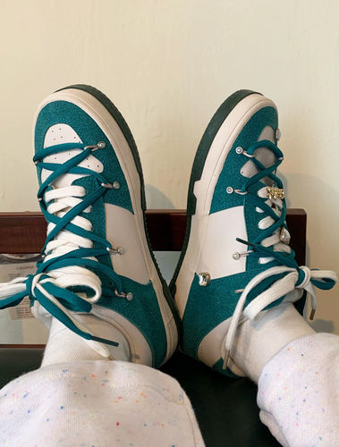 Customer photo review of Rose Embroidery Aesthetic Sneakers 🌹